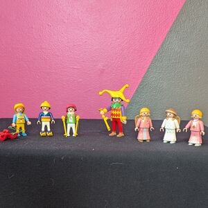 7 Playmobil Figurines